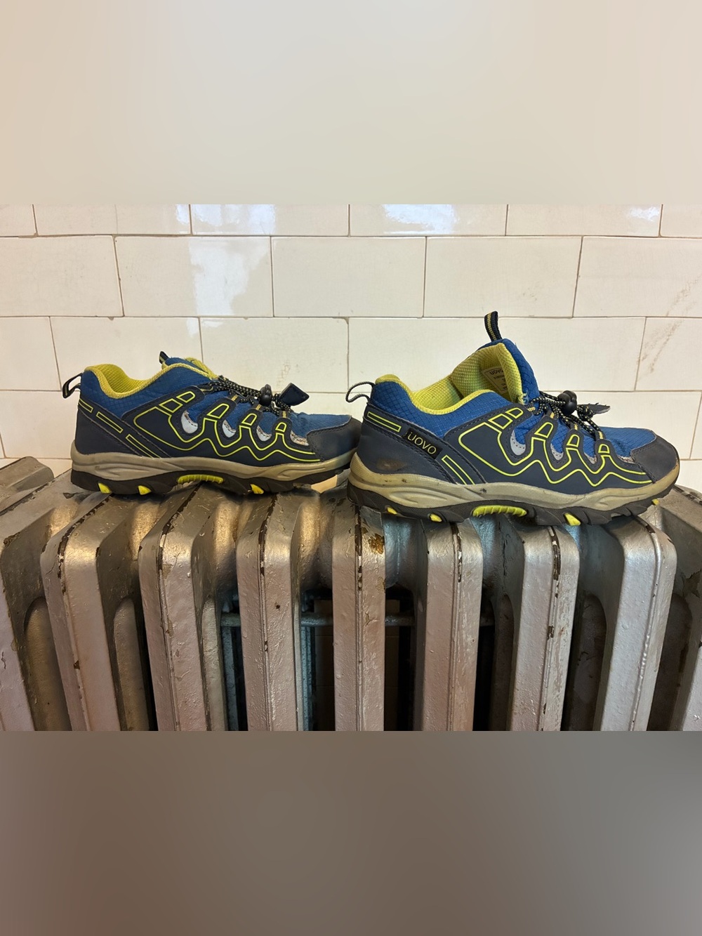UOVO Kids Navy and Lime Trail Hiking Sneakers